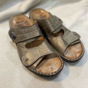Finn Comfort sandal bronze colored size 41